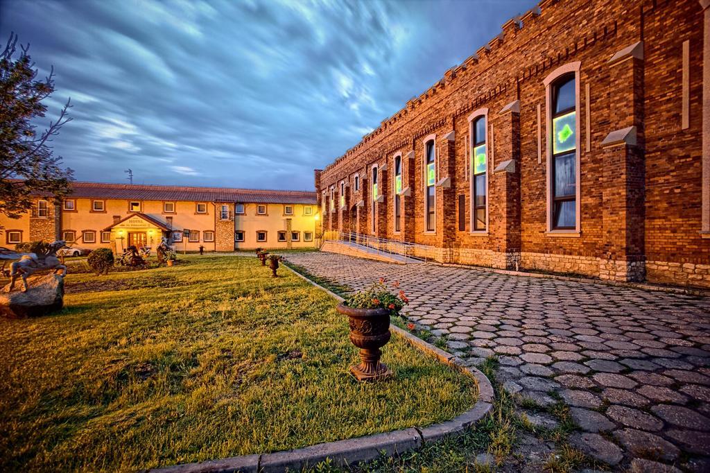 Hotel na Podzamczu Tarnowskie Góry Zewnętrze zdjęcie